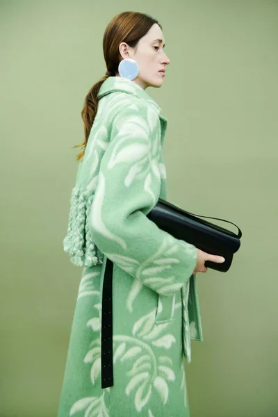 Look 30